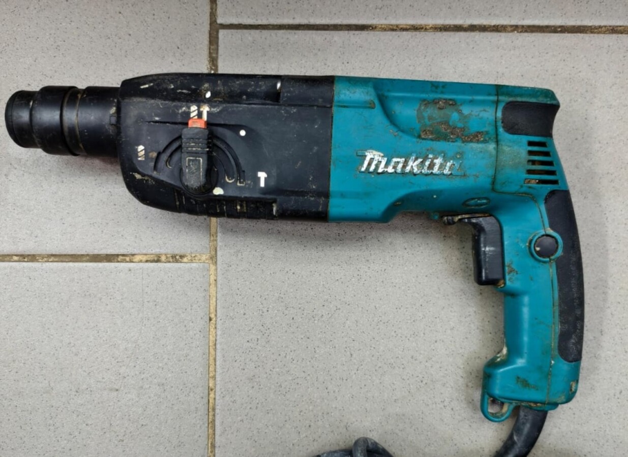Перфоратор MAKITA HR2450