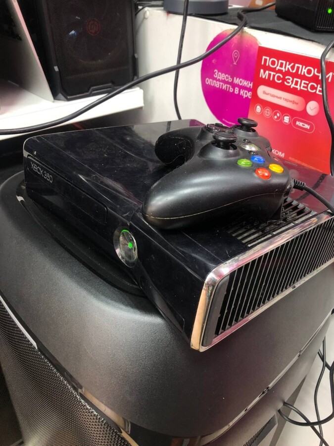 Игровая приставка XBOX 360