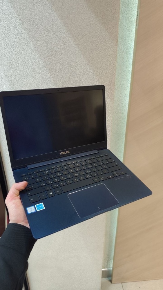 Ноутбук ASUS i3(4*3.3)/4/128