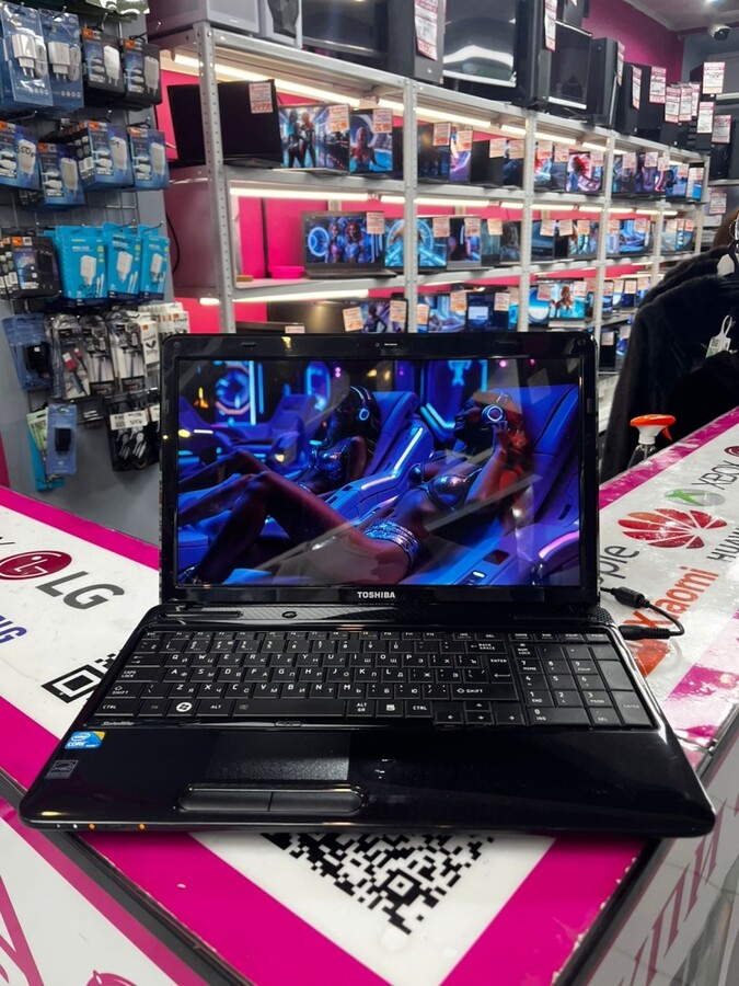 Ноутбук Toshiba i3 cpu m 330 2.13*2.13/8/ssd 128