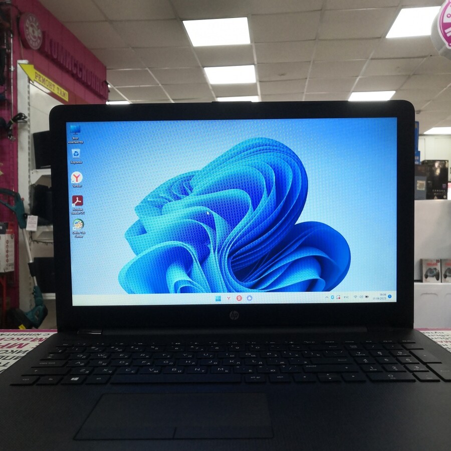 Ноутбук HP i3 5-го 4-2GHz/ОЗУ 8Гб/SSD 256/AMD R5 M330 2Gb