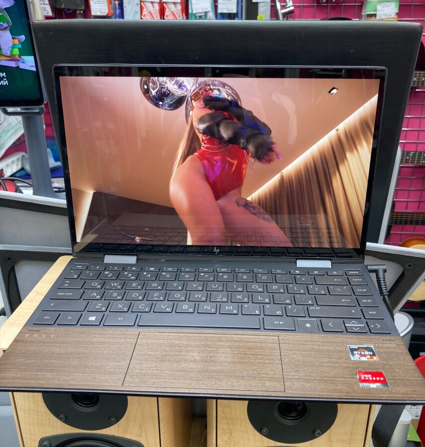 Ноутбук HP Envy 13-AU0029UR