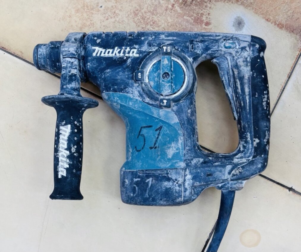 Перфоратор Makita HR2810