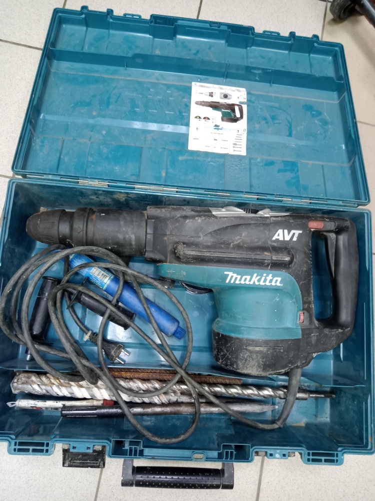 Перфоратор MAKITA HR5210C