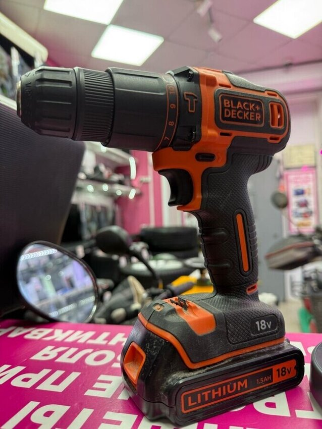 Шуруповерт Black & Decker 18V