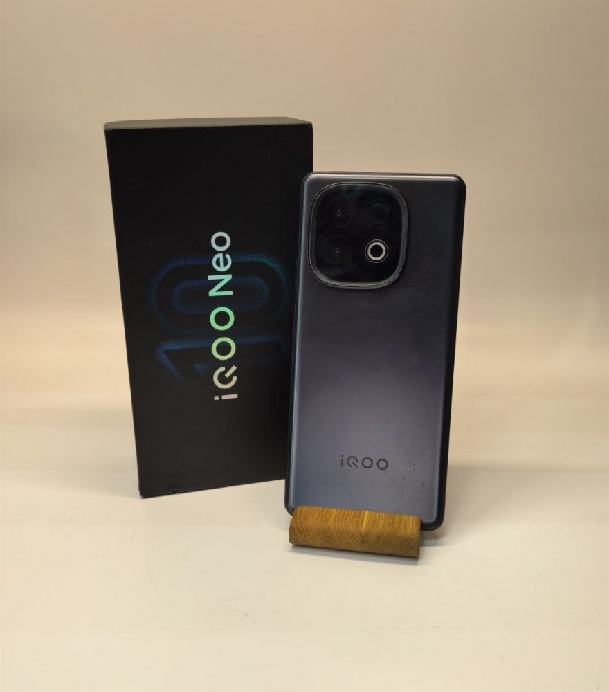 Смартфон Vivo IQOO Neo 10 8\256gb