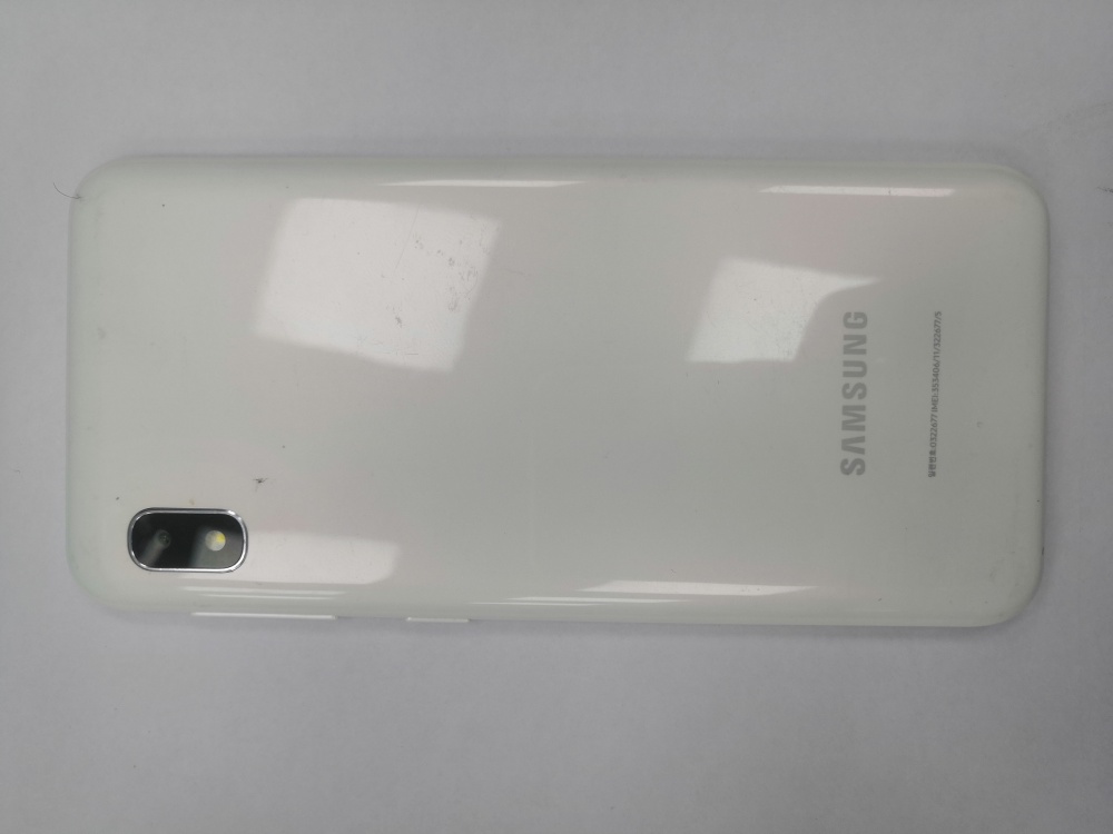 Смартфон Samsung A10e 2/32