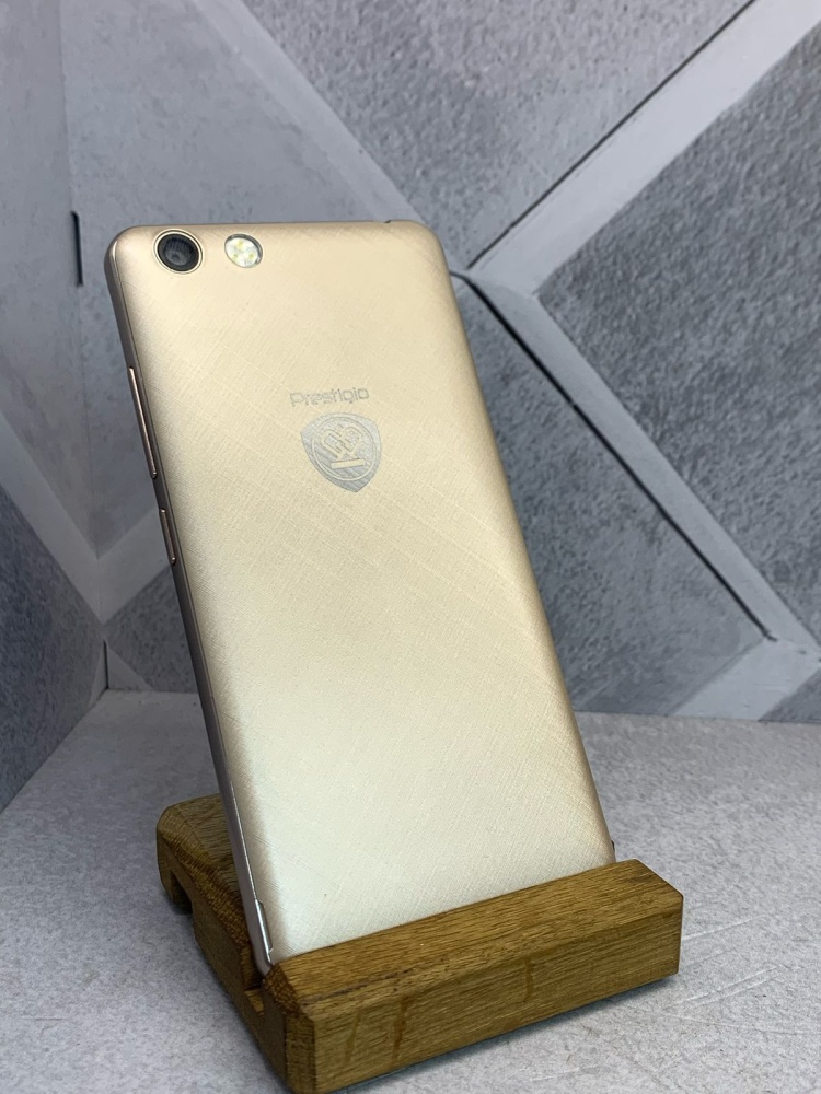 Мобильный телефон Prestigio 1/8