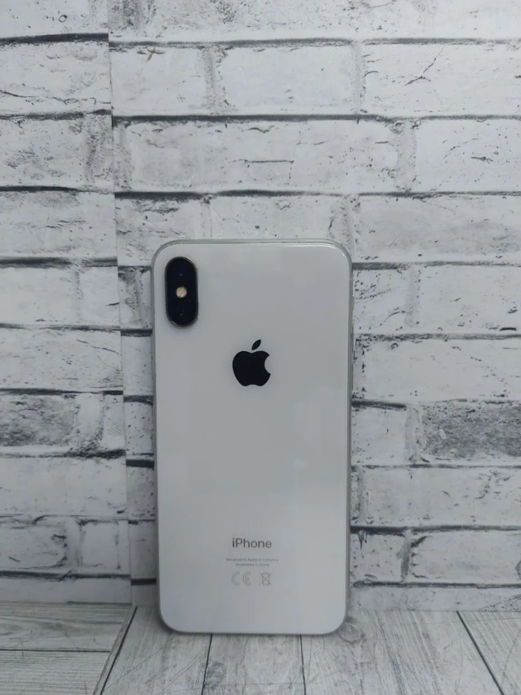 Смартфон iPhone X 64Gb