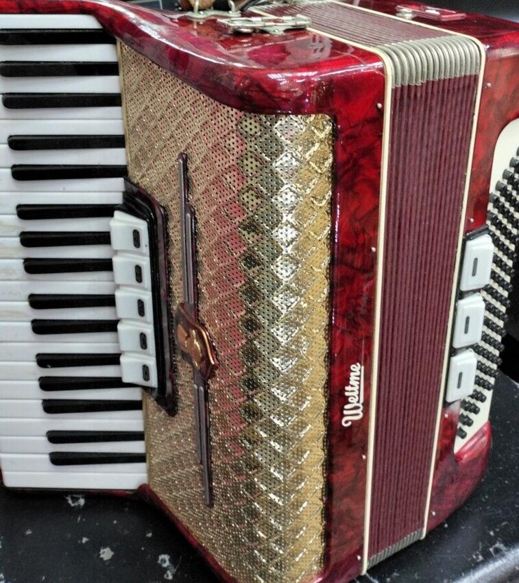Аккордеон Weltme