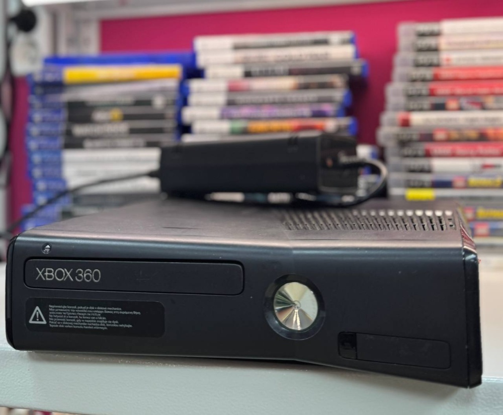 Игровая приставка XBOX 360 250