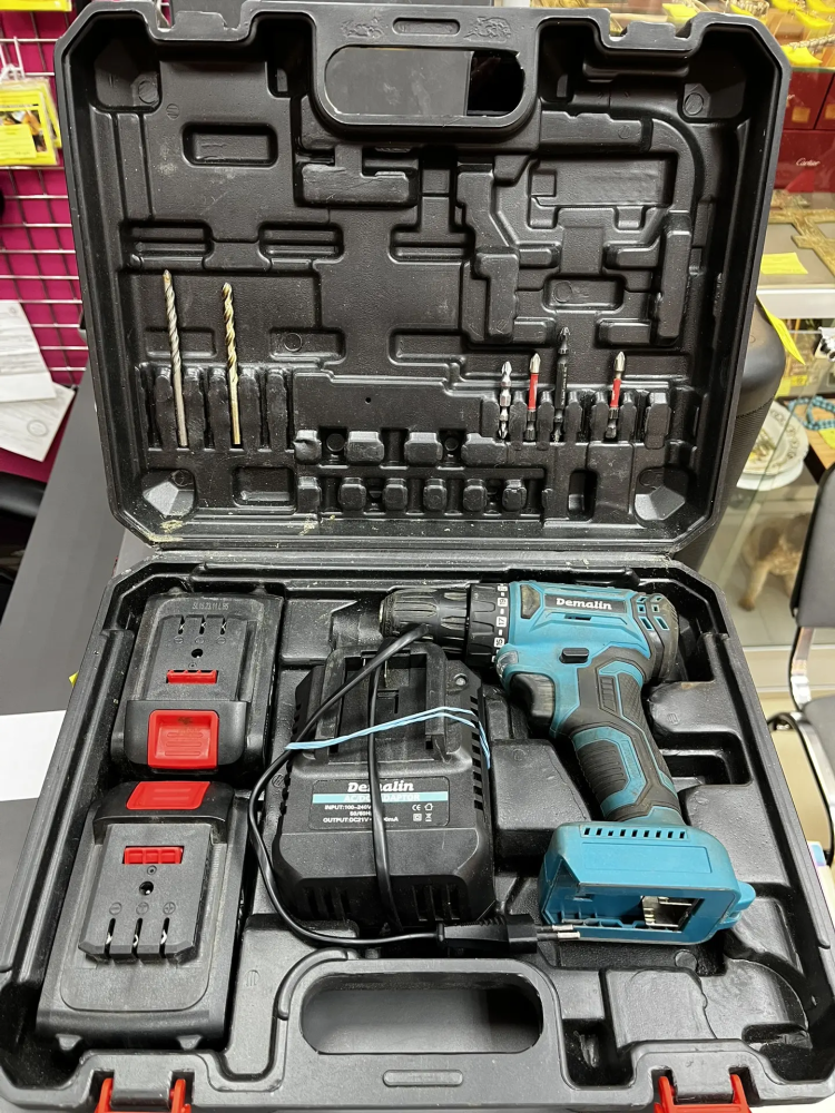 Шуруповерт Demalin