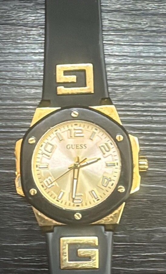 Часы  GUESS Sport G Hype