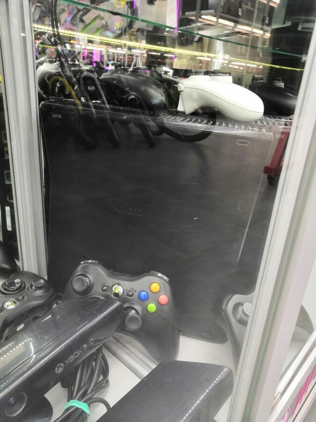 Игровая приставка XBOX 360